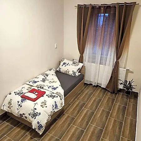 Sleep & Go Мотель Gyhum